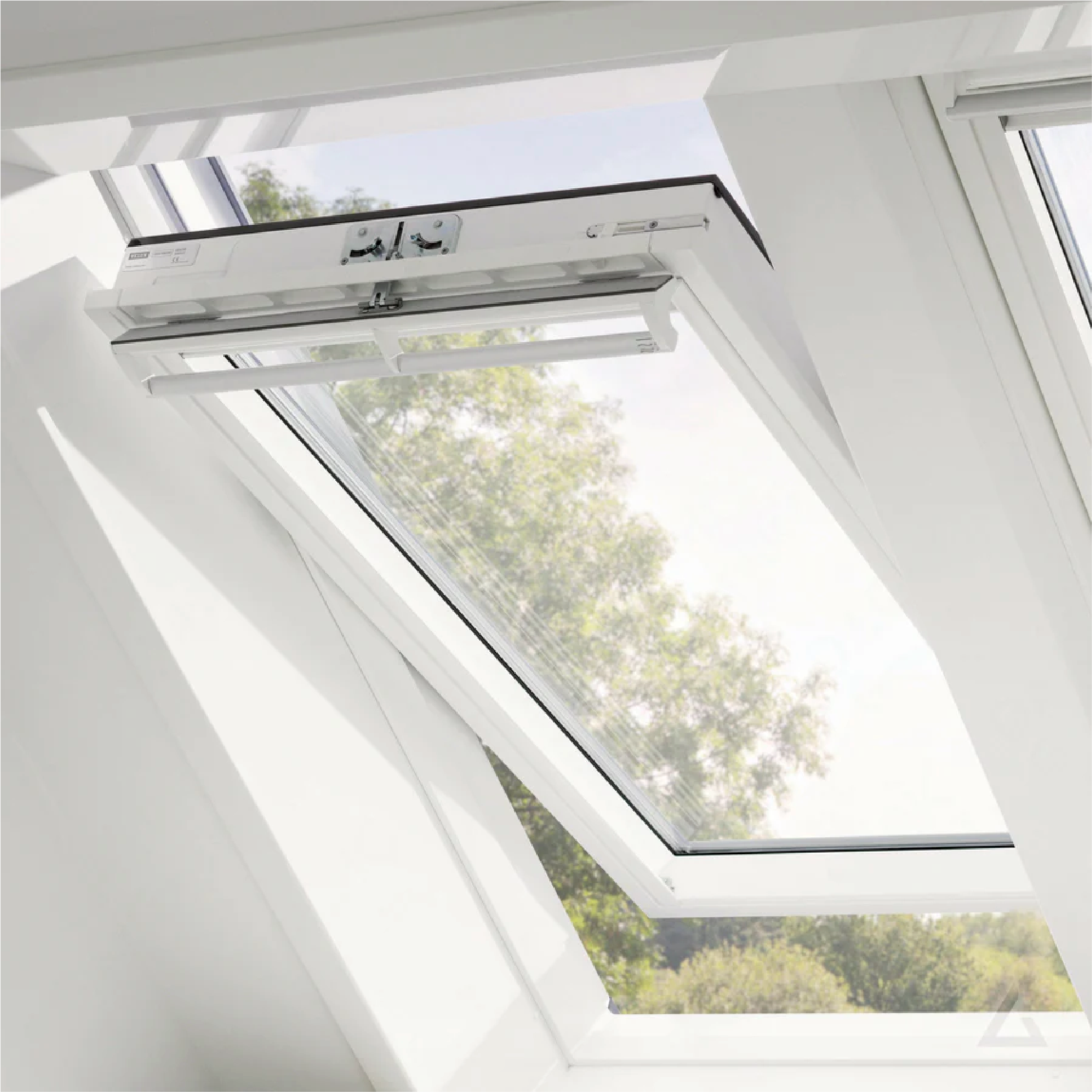VELUX Centre-Pivot Roof Window [Manual]